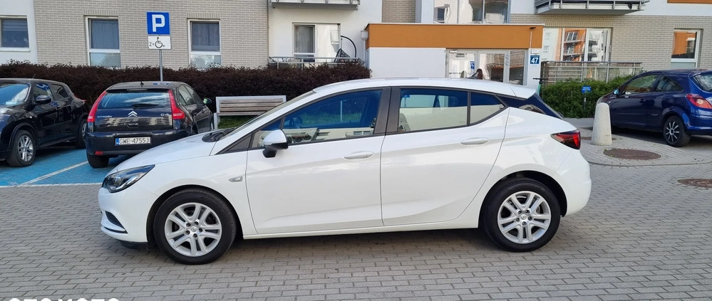 Opel Astra cena 44900 przebieg: 118000, rok produkcji 2019 z Gdańsk małe 154